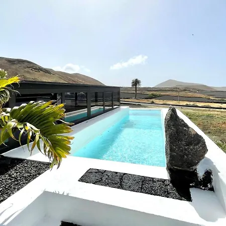Apartamento 5, Wifi, Con Banera De Hidromasaje, Acceso A La Piscina Y Jacuzzi Apartment Tinajo